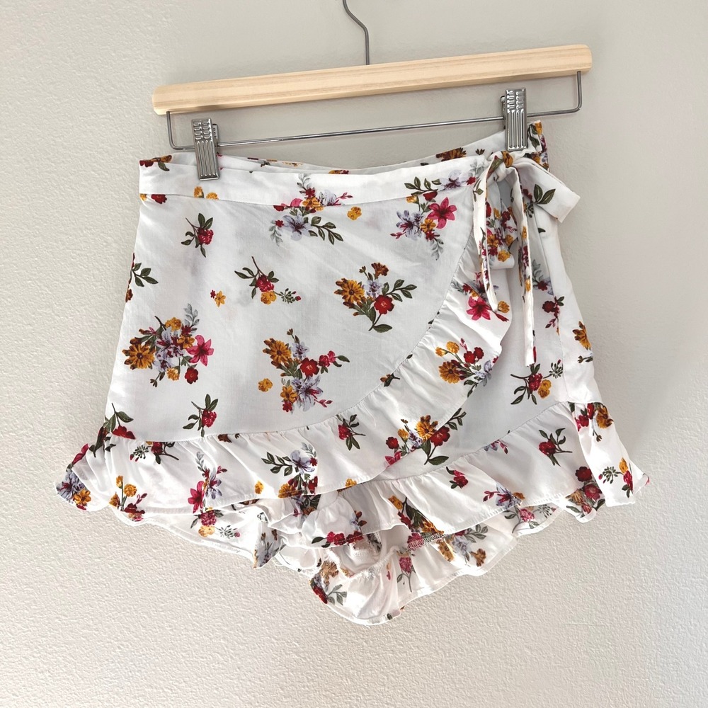 Love Tree Floral Wrap Skort White Ruffle Mini Skirt Shorts S 6326PY